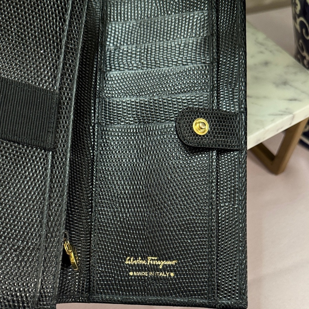 Ferragamo Vera Lizard Leather Long Bifold Wallet - Picture 11 of 11